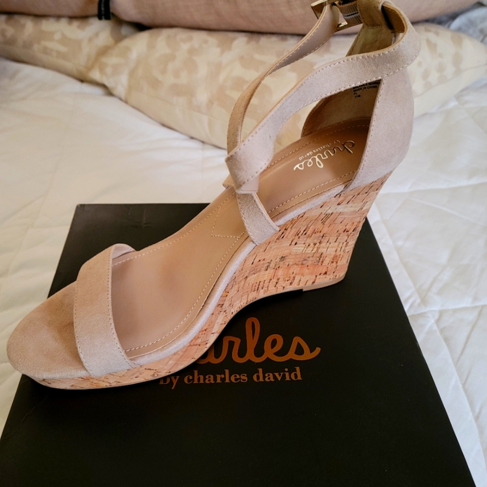 Womens sandals size 11